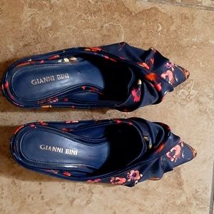 *NEW* Gianni Bini Size 5.5 Kitten Heels